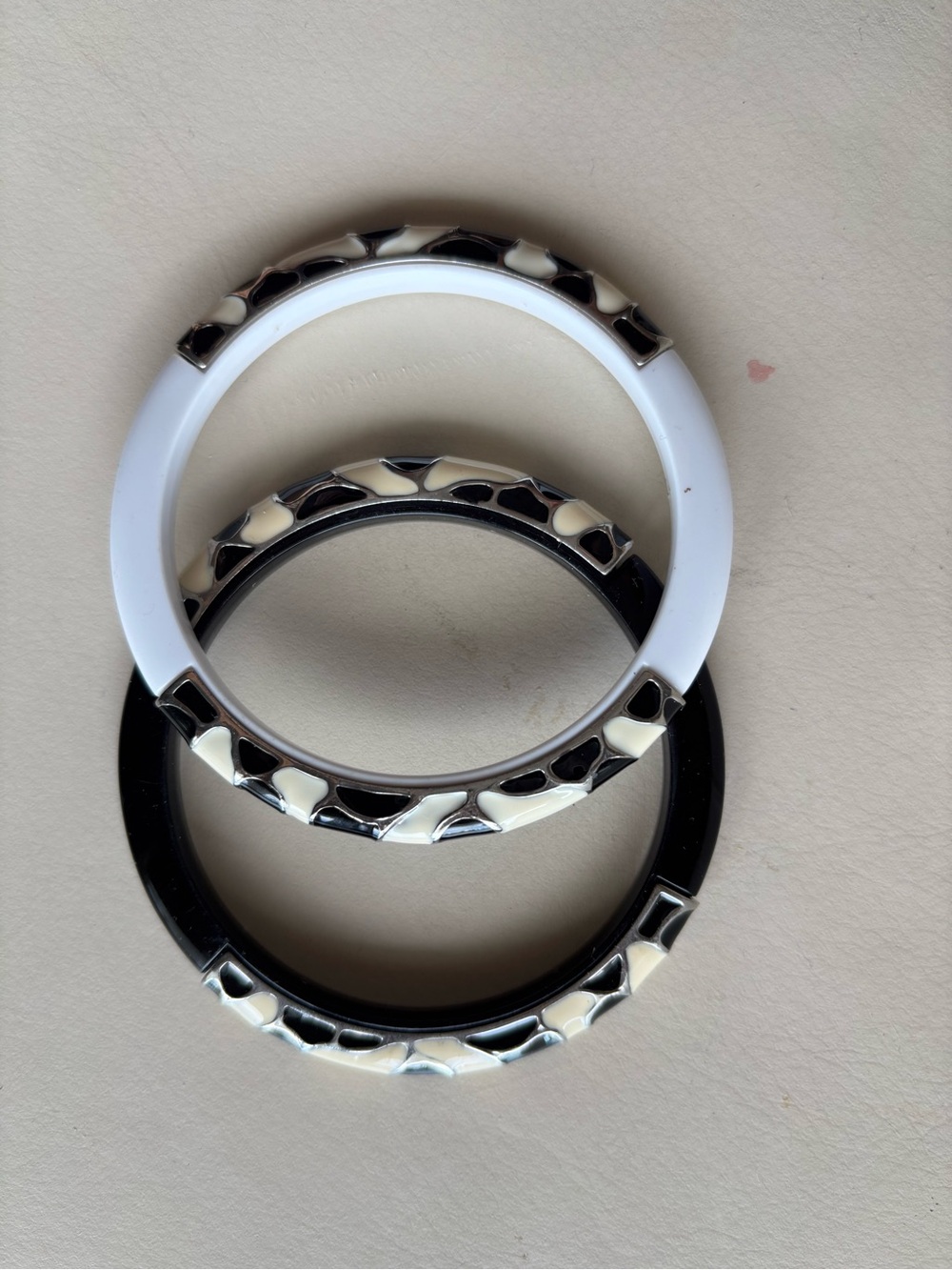 Stylish Black & White Resin Bangle Set - Women Accessories